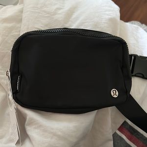 Lululemon Everywhere Belt Bag
